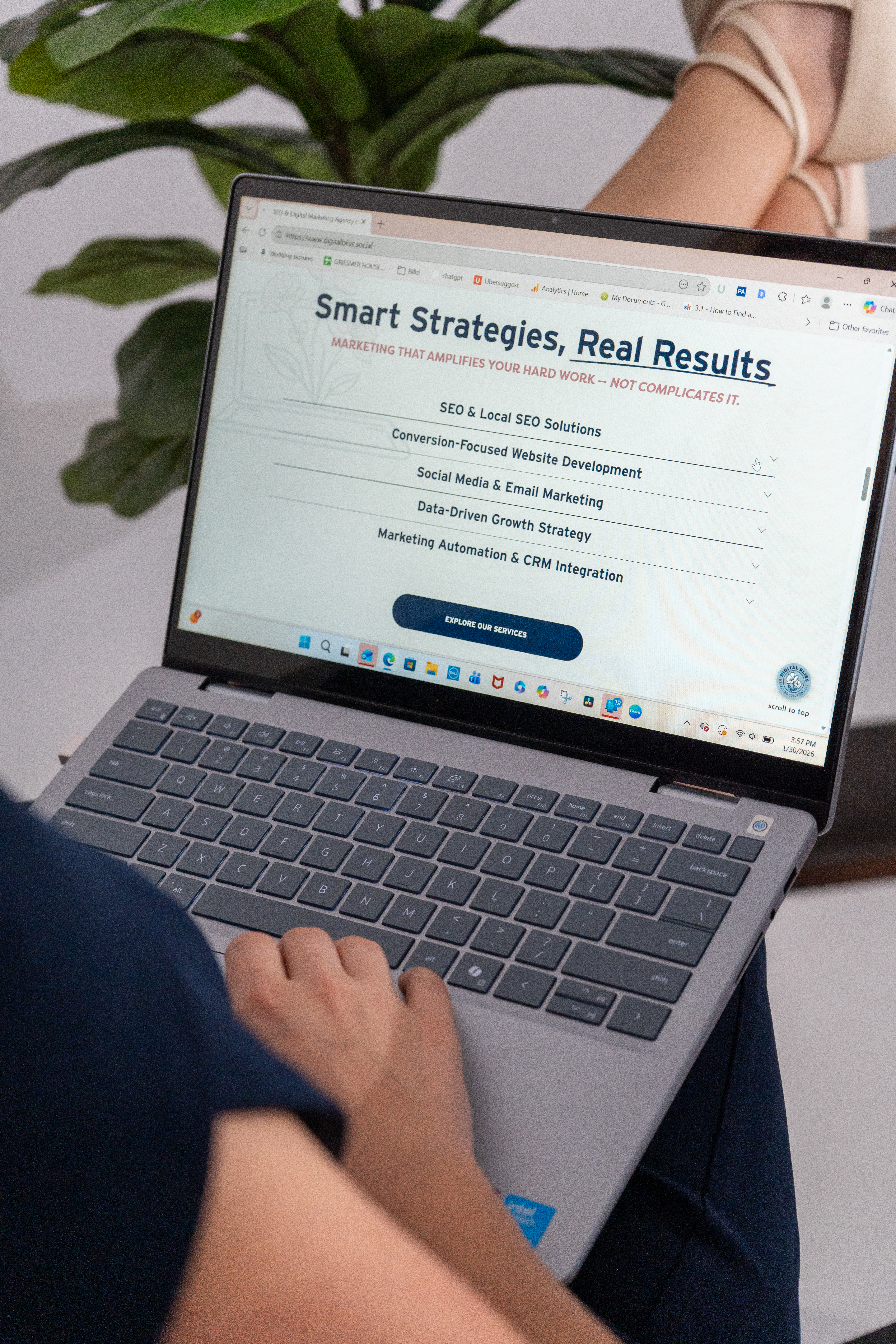 Digital Bliss JumpStart Course on laptop